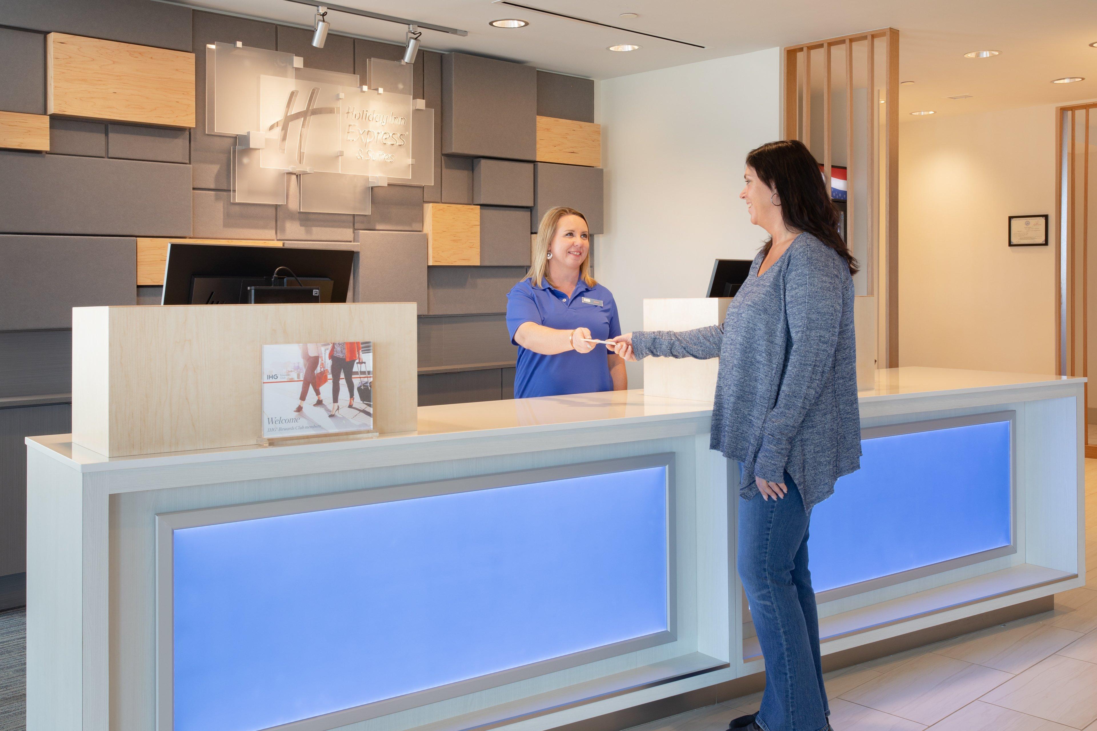 Holiday Inn Express & Suites - Ely By Ihg Экстерьер фото